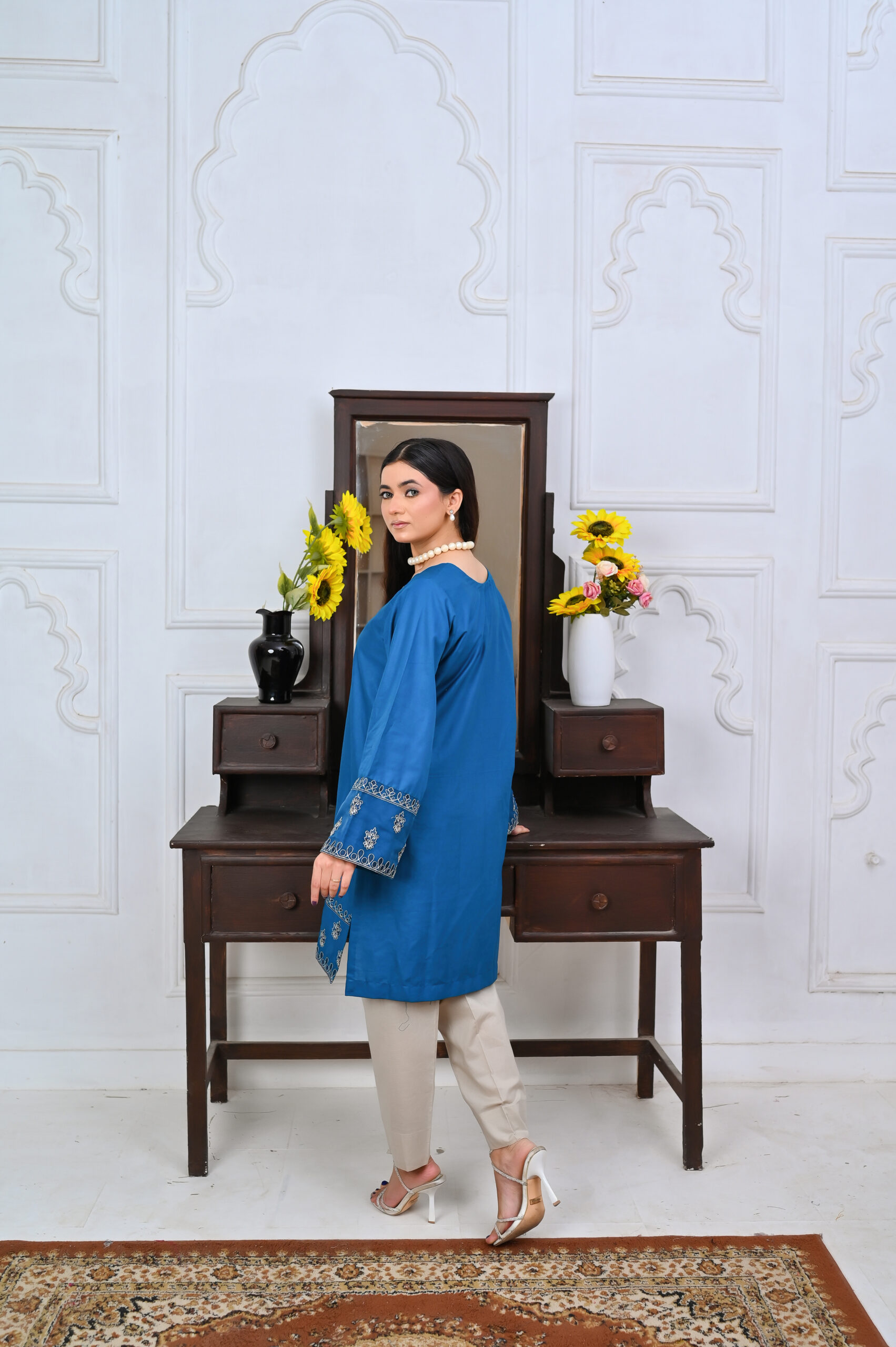 A stunning blue Plain khadar outfit - Image 3