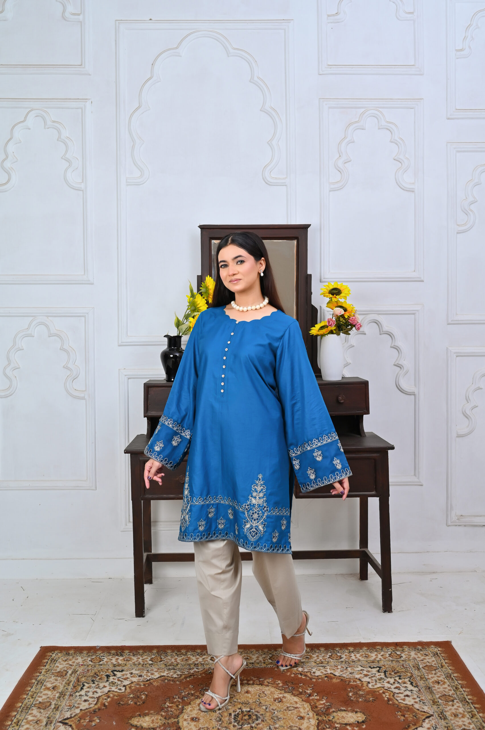 A stunning blue Plain khadar outfit - Image 4