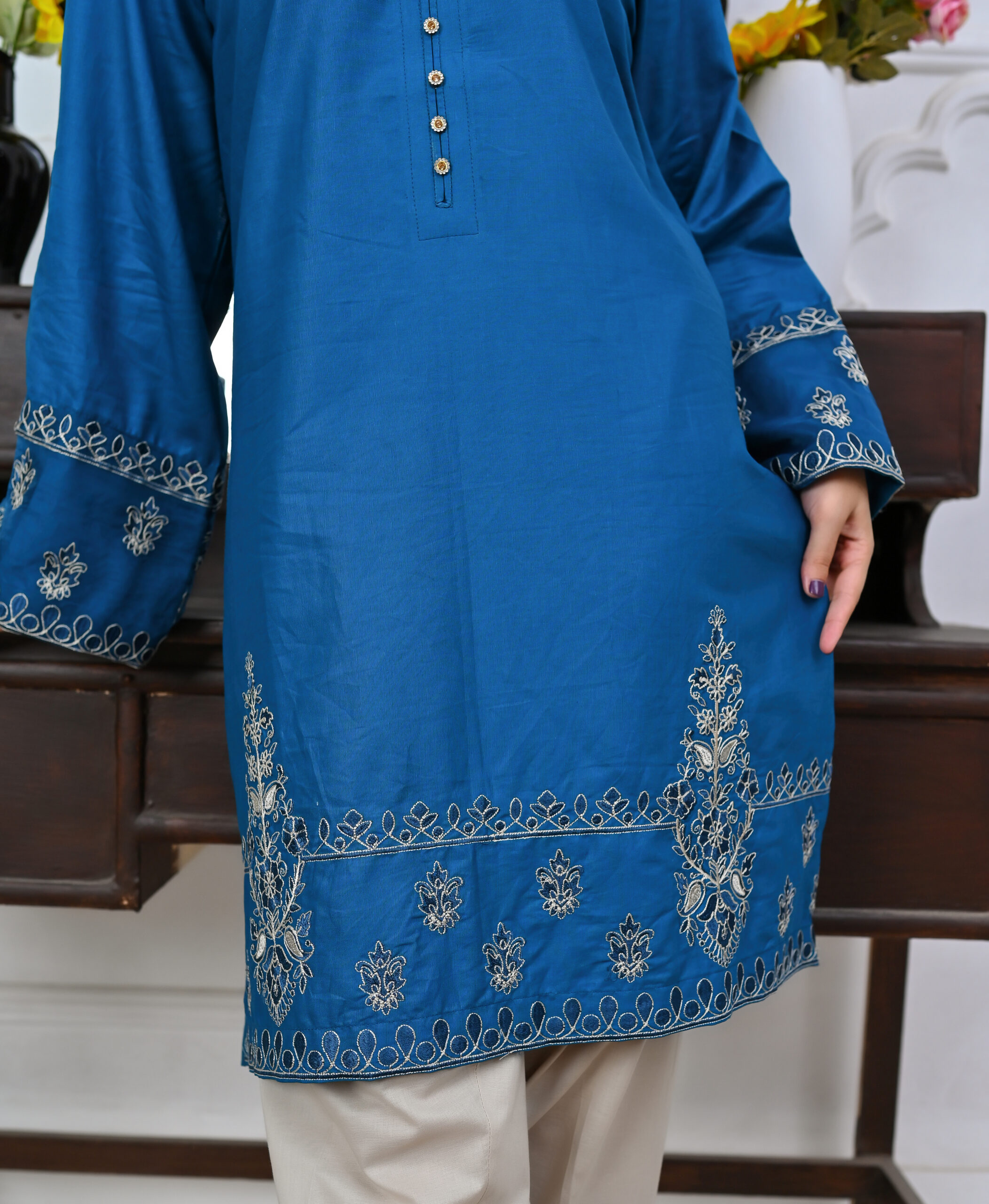 A stunning blue Plain khadar outfit - Image 6