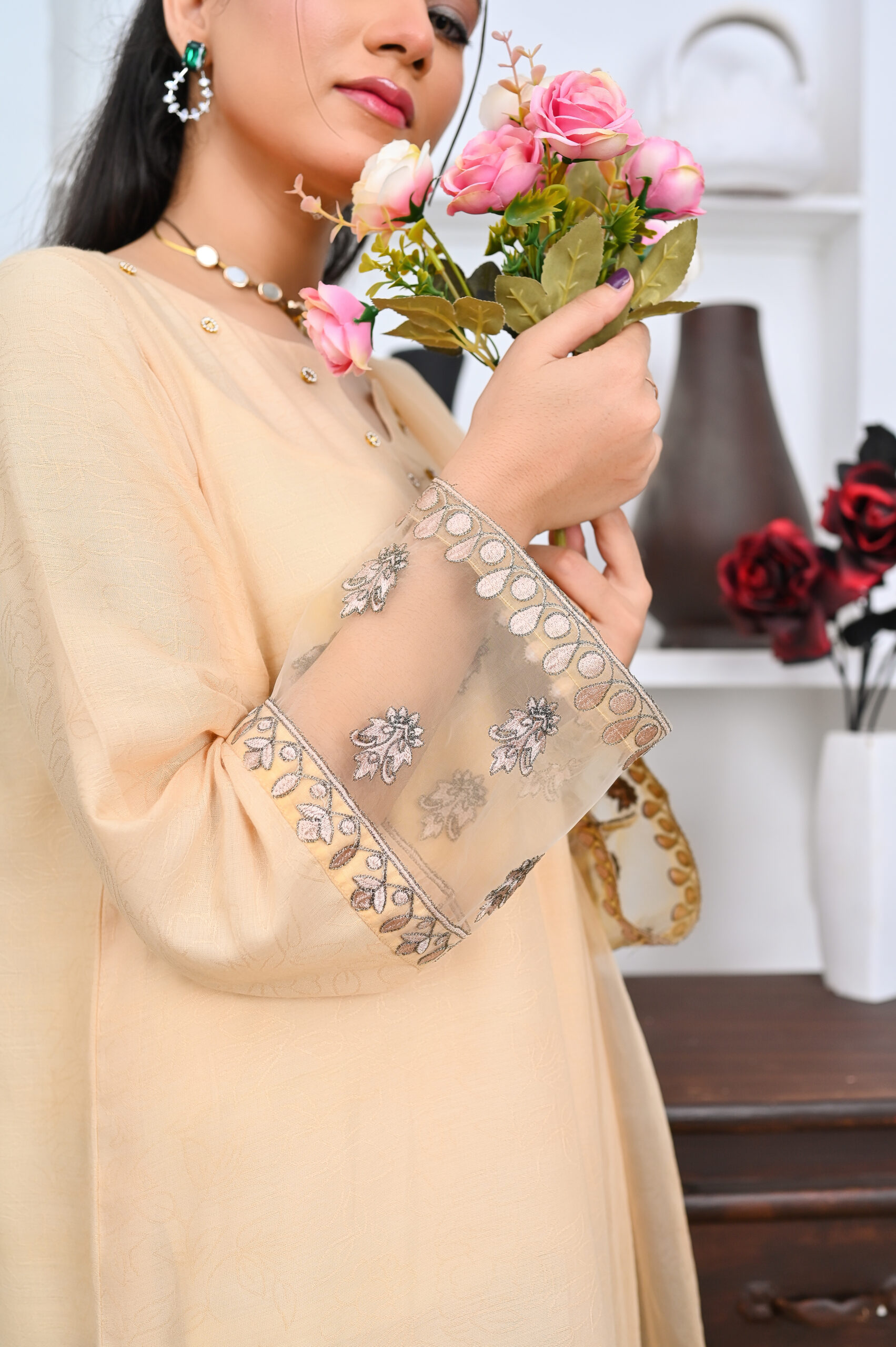 Stunning Beige Jacquard Linen Outfit - Image 6